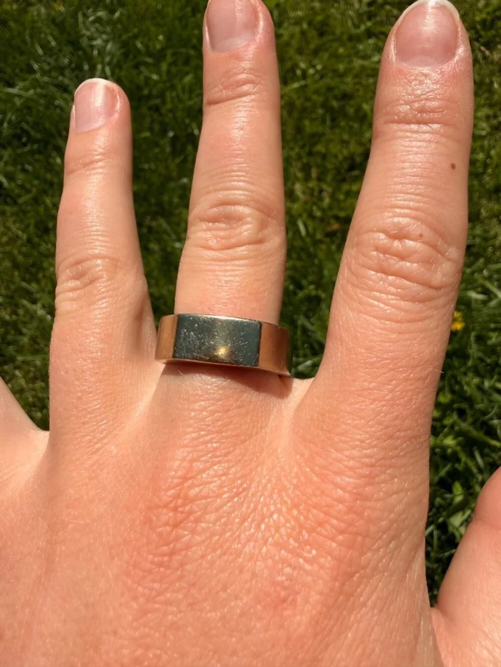Gold Size 9 Oura Ring Generation 3 w/ Charger